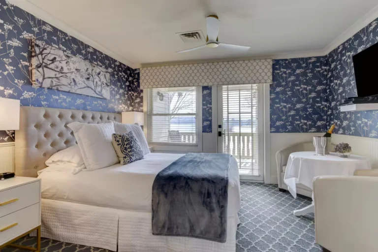 Best Lakeside Suite Hotels in the US: The 2026 Guide to Watershed Sovereignty