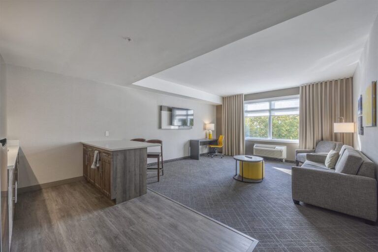 Common Suite Hotel Room Choices Mistakes: The 2026 Audit Guide