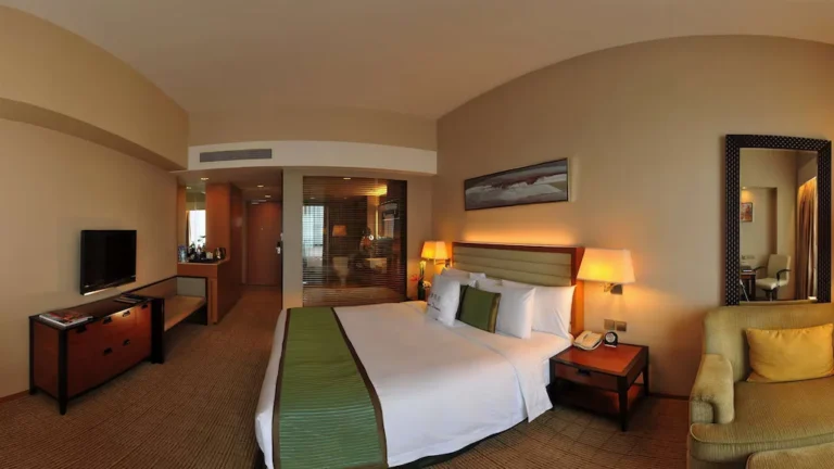 How to Plan Suite Hotel Group Travel on a Budget: 2026 Guide
